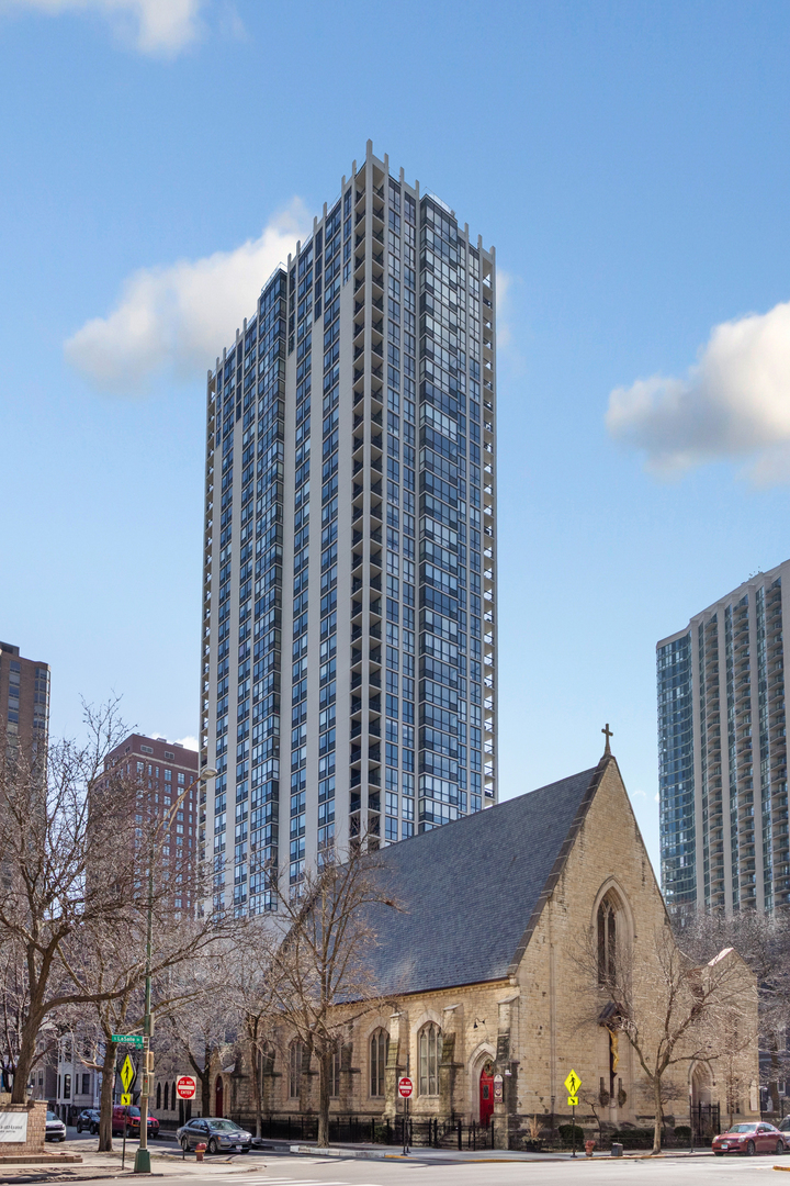 1122 N Clark Street 1203