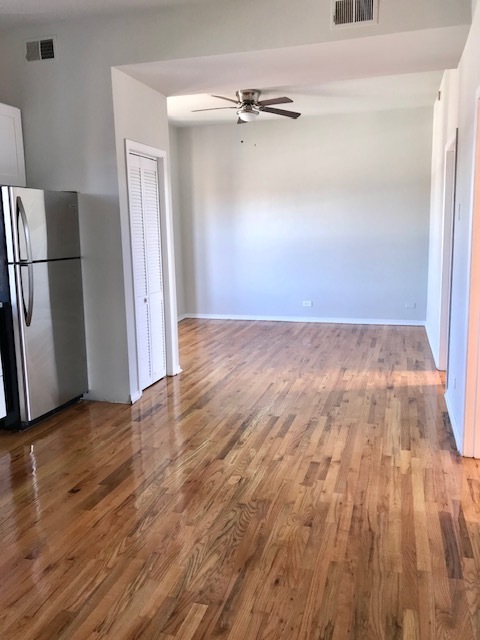 1351 W Roscoe Street 4