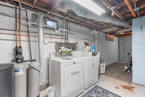 Tiny photo for 1143 Ridgeway Avenue, Aurora, IL 60506 (MLS # 12496261)