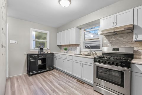 Tiny photo for 1143 Ridgeway Avenue, Aurora, IL 60506 (MLS # 12496261)