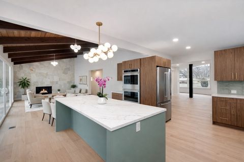 Tiny photo for 2580 Crestwood Lane, Riverwoods, IL 60015 (MLS # 12584319)