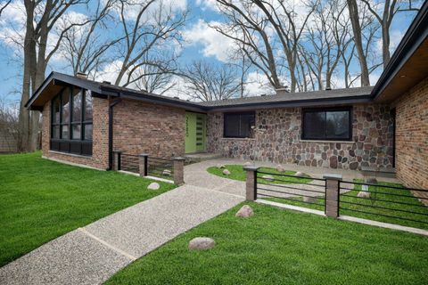 Tiny photo for 2580 Crestwood Lane, Riverwoods, IL 60015 (MLS # 12584319)