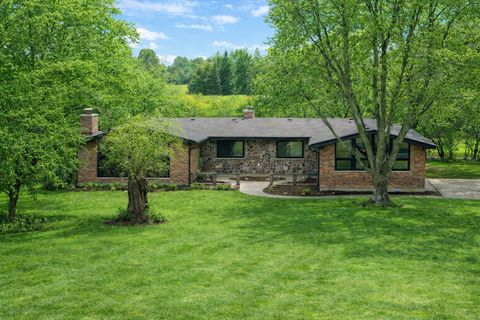 Photo of Riverwoods, IL 60015 (MLS # 12584319)