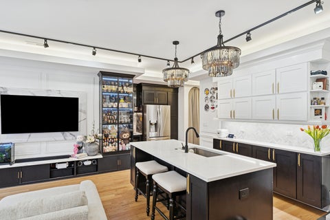 Tiny photo for 3105 S Giles Avenue #1S, Chicago, IL 60616 (MLS # 12682712)