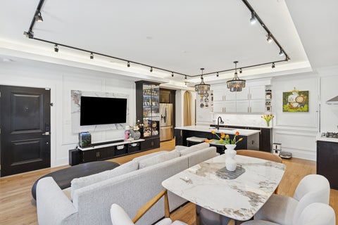 Tiny photo for 3105 S Giles Avenue #1S, Chicago, IL 60616 (MLS # 12682712)