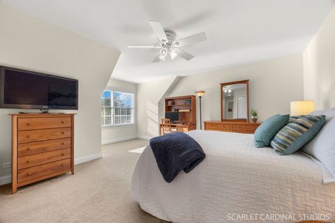 Tiny photo for 725 Kingsbrook Glen Gln, Glen Ellyn, IL 60137 (MLS # 12485263)