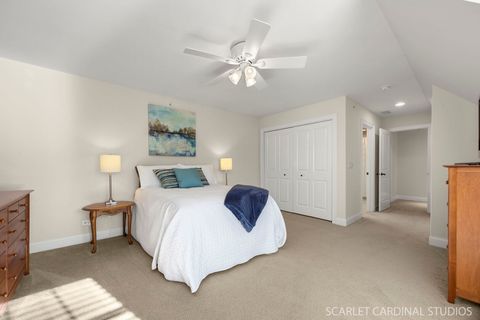 Tiny photo for 725 Kingsbrook Glen Gln, Glen Ellyn, IL 60137 (MLS # 12485263)