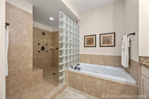 Tiny photo for 725 Kingsbrook Glen Gln, Glen Ellyn, IL 60137 (MLS # 12485263)