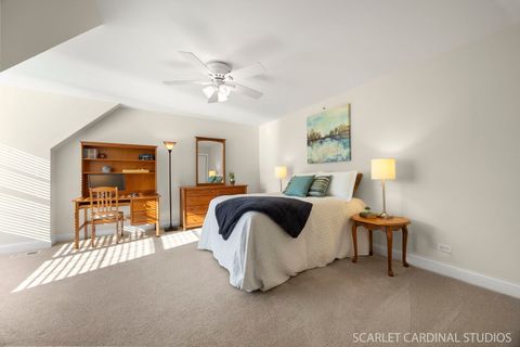Tiny photo for 725 Kingsbrook Glen Gln, Glen Ellyn, IL 60137 (MLS # 12485263)