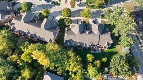 Tiny photo for 725 Kingsbrook Glen Gln, Glen Ellyn, IL 60137 (MLS # 12485263)