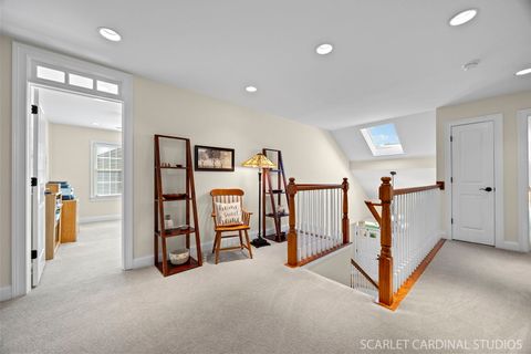 Tiny photo for 725 Kingsbrook Glen Gln, Glen Ellyn, IL 60137 (MLS # 12485263)