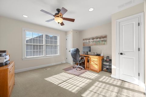 Tiny photo for 725 Kingsbrook Glen Gln, Glen Ellyn, IL 60137 (MLS # 12485263)