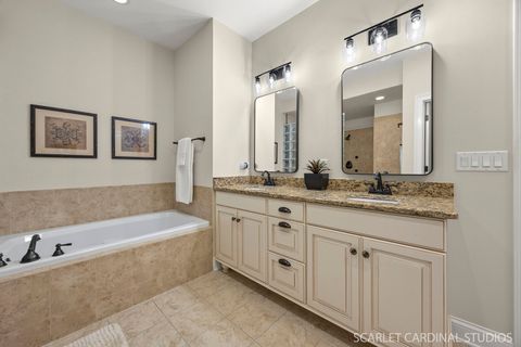 Tiny photo for 725 Kingsbrook Glen Gln, Glen Ellyn, IL 60137 (MLS # 12485263)