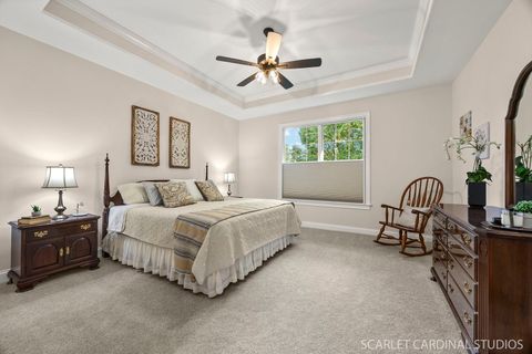 Tiny photo for 725 Kingsbrook Glen Gln, Glen Ellyn, IL 60137 (MLS # 12485263)