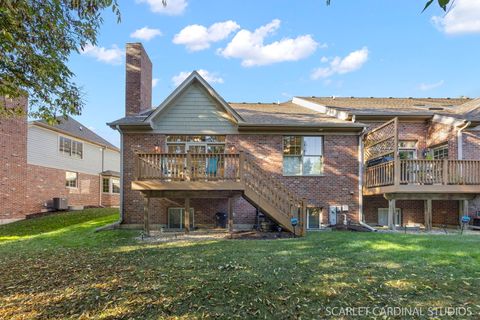 Tiny photo for 725 Kingsbrook Glen Gln, Glen Ellyn, IL 60137 (MLS # 12485263)