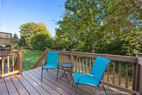 Tiny photo for 725 Kingsbrook Glen Gln, Glen Ellyn, IL 60137 (MLS # 12485263)