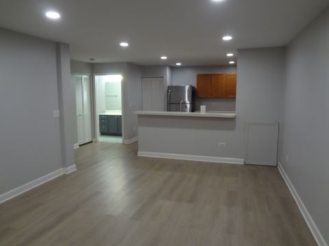 Tiny photo for 2013 Silverstone Drive #2013, Carpentersville, IL 60110 (MLS # 12529027)