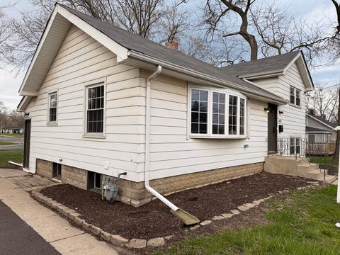 Photo of 428 E 156th Place, South Holland, IL 60473 (MLS # 12583880)
