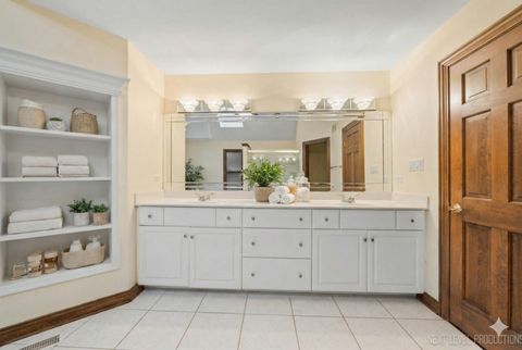 Tiny photo for 884 Twin Elms Lane, Batavia, IL 60510 (MLS # 12538585)