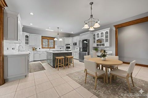 Tiny photo for 884 Twin Elms Lane, Batavia, IL 60510 (MLS # 12538585)