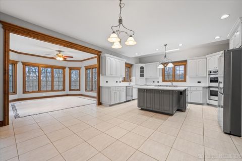 Tiny photo for 884 Twin Elms Lane, Batavia, IL 60510 (MLS # 12538585)