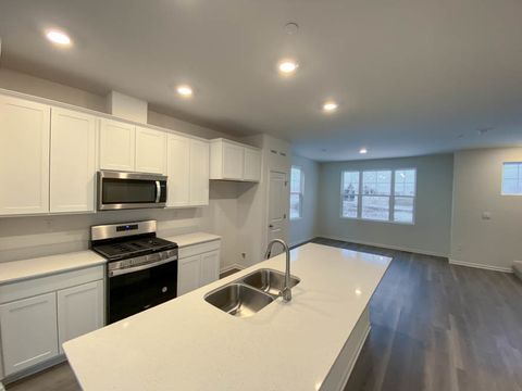 Tiny photo for 561 yosemite Way, Mundelein, IL 60060 (MLS # 12536221)