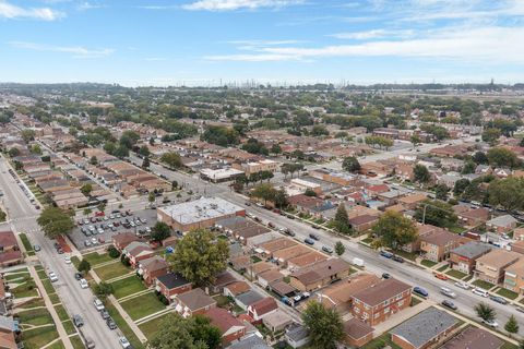 Tiny photo for 11247 S Avenue L, Chicago, IL 60617 (MLS # 12492280)