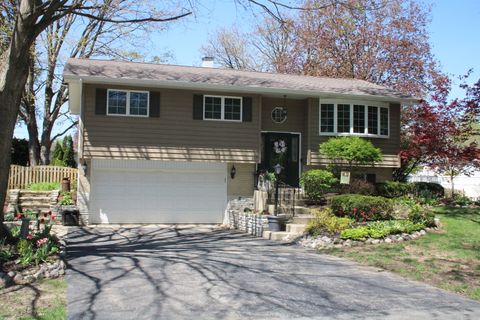 Photo of 207 York Place, New Lenox, IL 60451 (MLS # 12625443)
