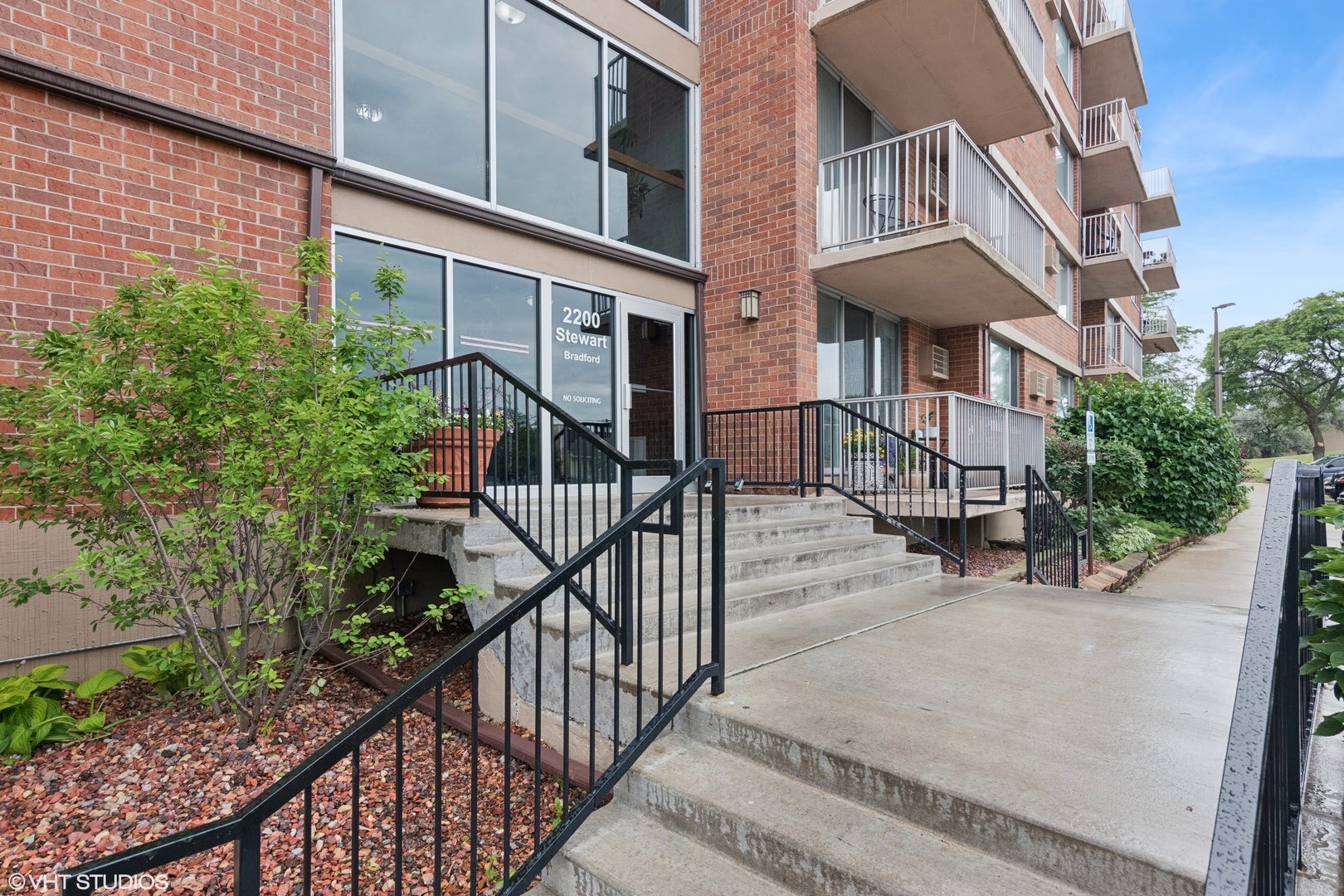 2200 S Stewart Avenue 4A