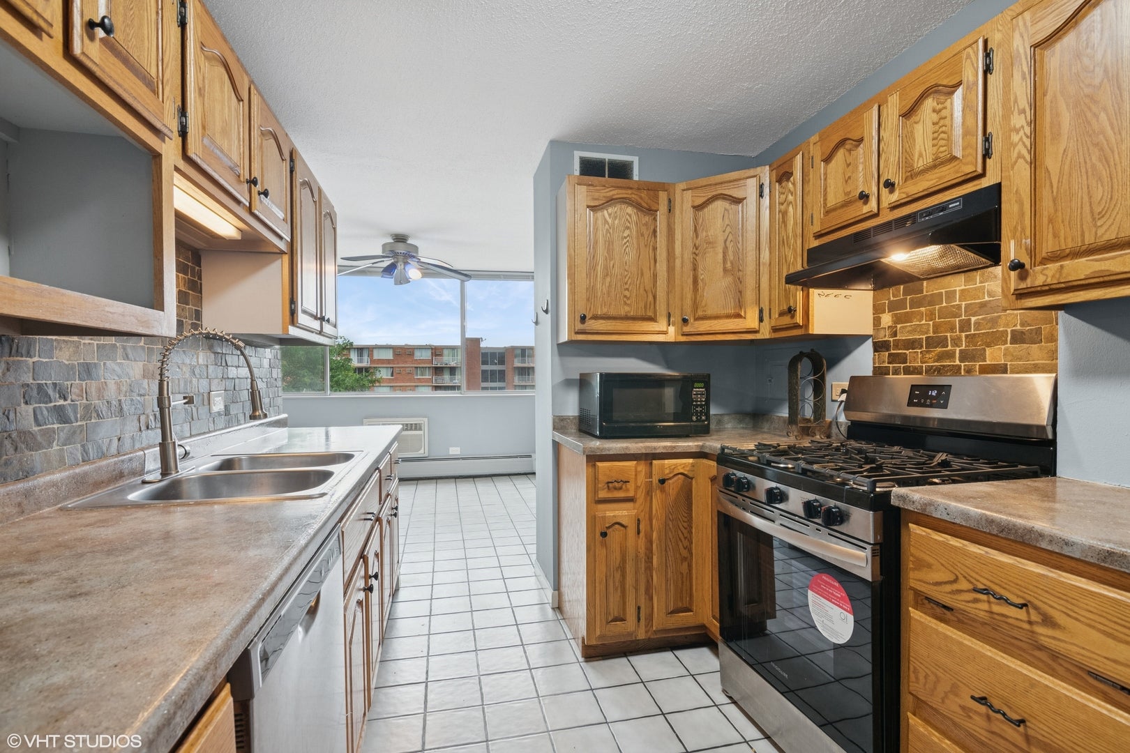 2200 S Stewart Avenue 4A