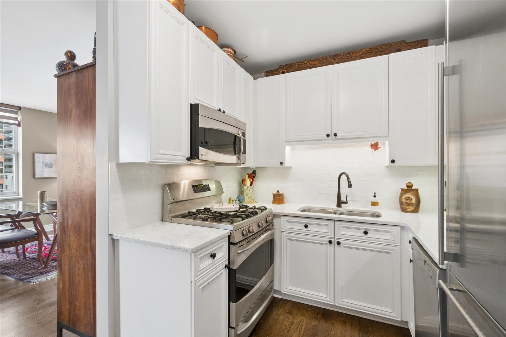 21 W CHESTNUT Street 809