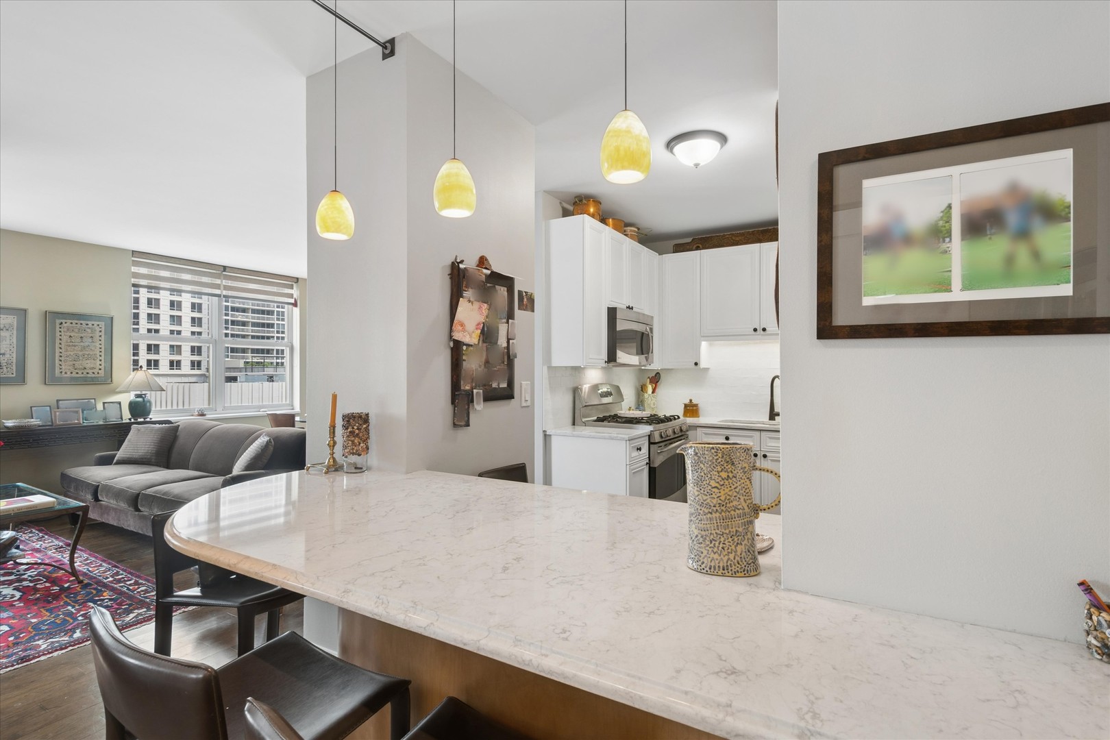 21 W CHESTNUT Street 809