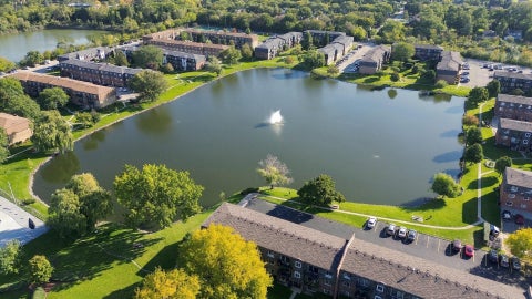 Tiny photo for 9386 Bay Colony Drive #1S, Des Plaines, IL 60016 (MLS # 12798110)