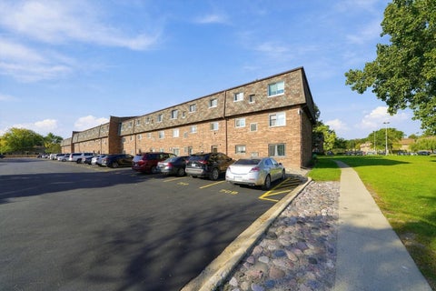 Tiny photo for 9386 Bay Colony Drive #1S, Des Plaines, IL 60016 (MLS # 12798110)