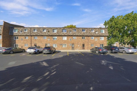 Tiny photo for 9386 Bay Colony Drive #1S, Des Plaines, IL 60016 (MLS # 12798110)