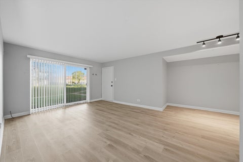 Tiny photo for 9386 Bay Colony Drive #1S, Des Plaines, IL 60016 (MLS # 12798110)