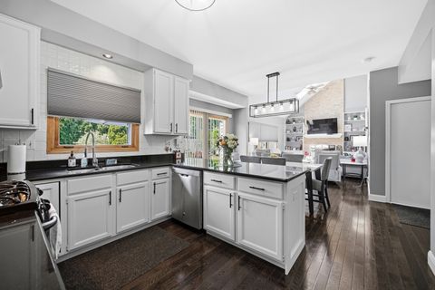 Tiny photo for 90 Rodenburg Road, Roselle, IL 60172 (MLS # 12666084)