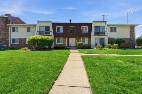Photo of 6818 Roberts Drive #3, Woodridge, IL 60517 (MLS # 12621854)