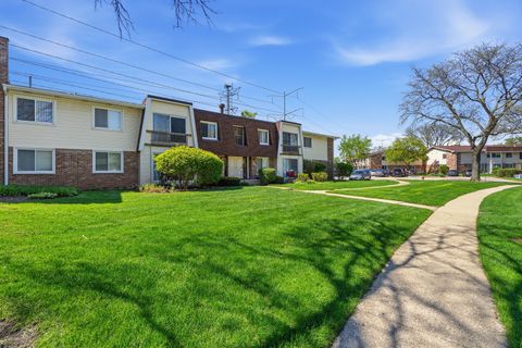 Tiny photo for 6818 Roberts Drive #3, Woodridge, IL 60517 (MLS # 12621854)