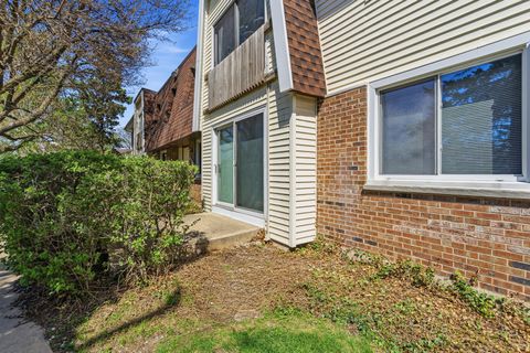 Tiny photo for 6818 Roberts Drive #3, Woodridge, IL 60517 (MLS # 12621854)