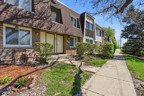 Tiny photo for 6818 Roberts Drive #3, Woodridge, IL 60517 (MLS # 12621854)