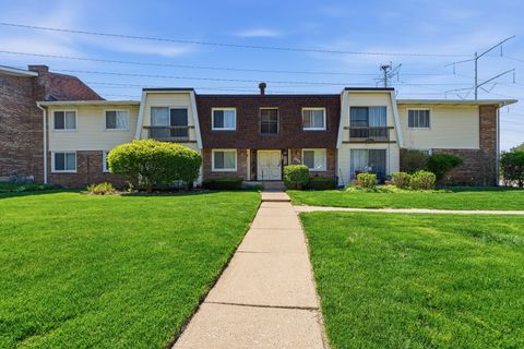 Tiny photo for 6818 Roberts Drive #3, Woodridge, IL 60517 (MLS # 12621854)