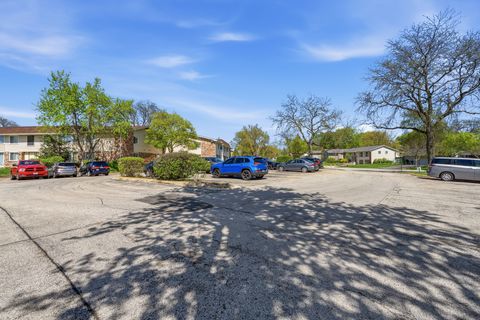 Tiny photo for 6818 Roberts Drive #3, Woodridge, IL 60517 (MLS # 12621854)