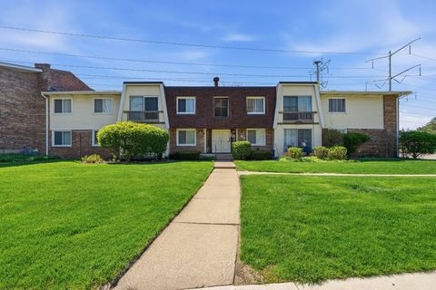 Tiny photo for 6818 Roberts Drive #3, Woodridge, IL 60517 (MLS # 12621854)