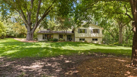 Photo of 5080 Center Court, Bettendorf, IA 52722 (MLS # 12743079)