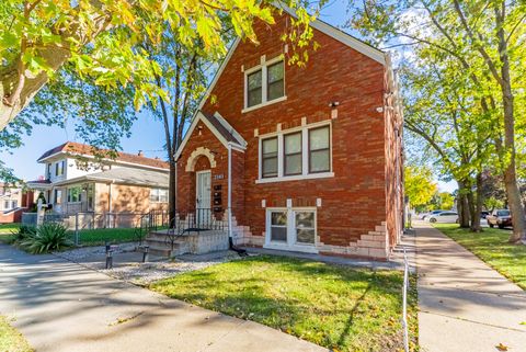 Tiny photo for 2345 Ridgeland Avenue #2, Berwyn, IL 60402 (MLS # 12503574)