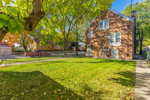 Tiny photo for 2345 Ridgeland Avenue #2, Berwyn, IL 60402 (MLS # 12503574)