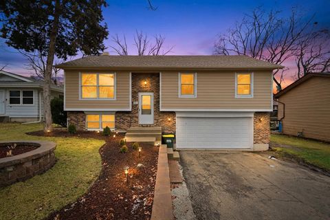 Tiny photo for 600 Seminole Trail, Lake In The Hills, IL 60156 (MLS # 12549646)