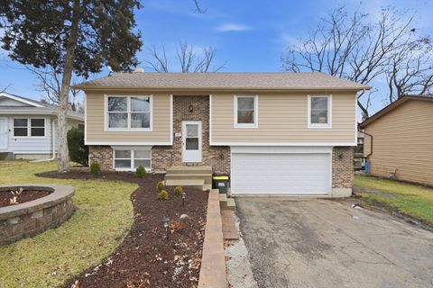 Photo of 600 Seminole Trail, Lake In The Hills, IL 60156 (MLS # 12549646)