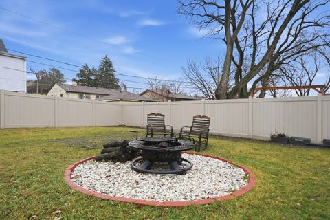 Tiny photo for 600 Seminole Trail, Lake In The Hills, IL 60156 (MLS # 12549646)